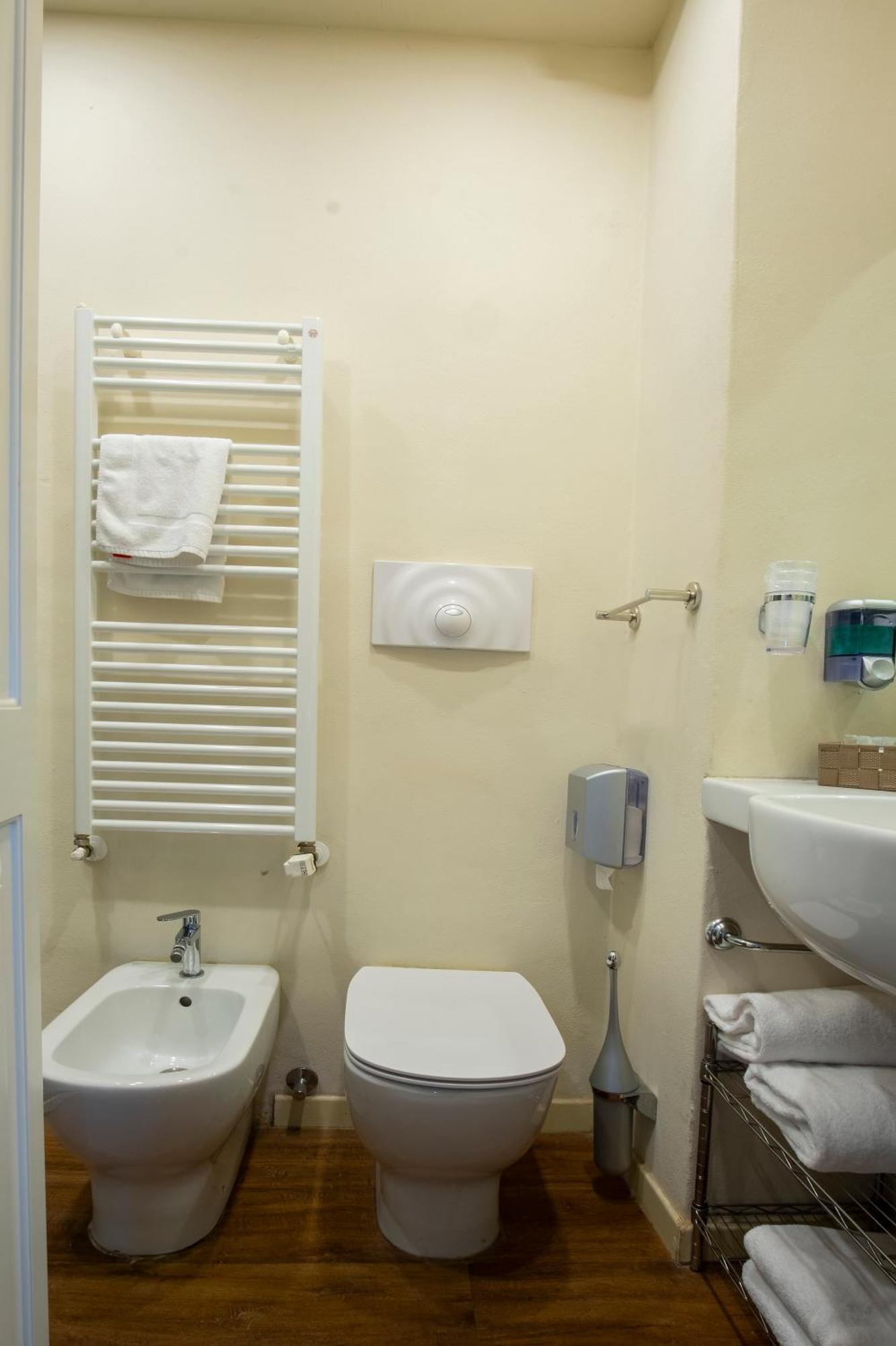 Il Cortiletto Hotel Piacenza Exterior photo