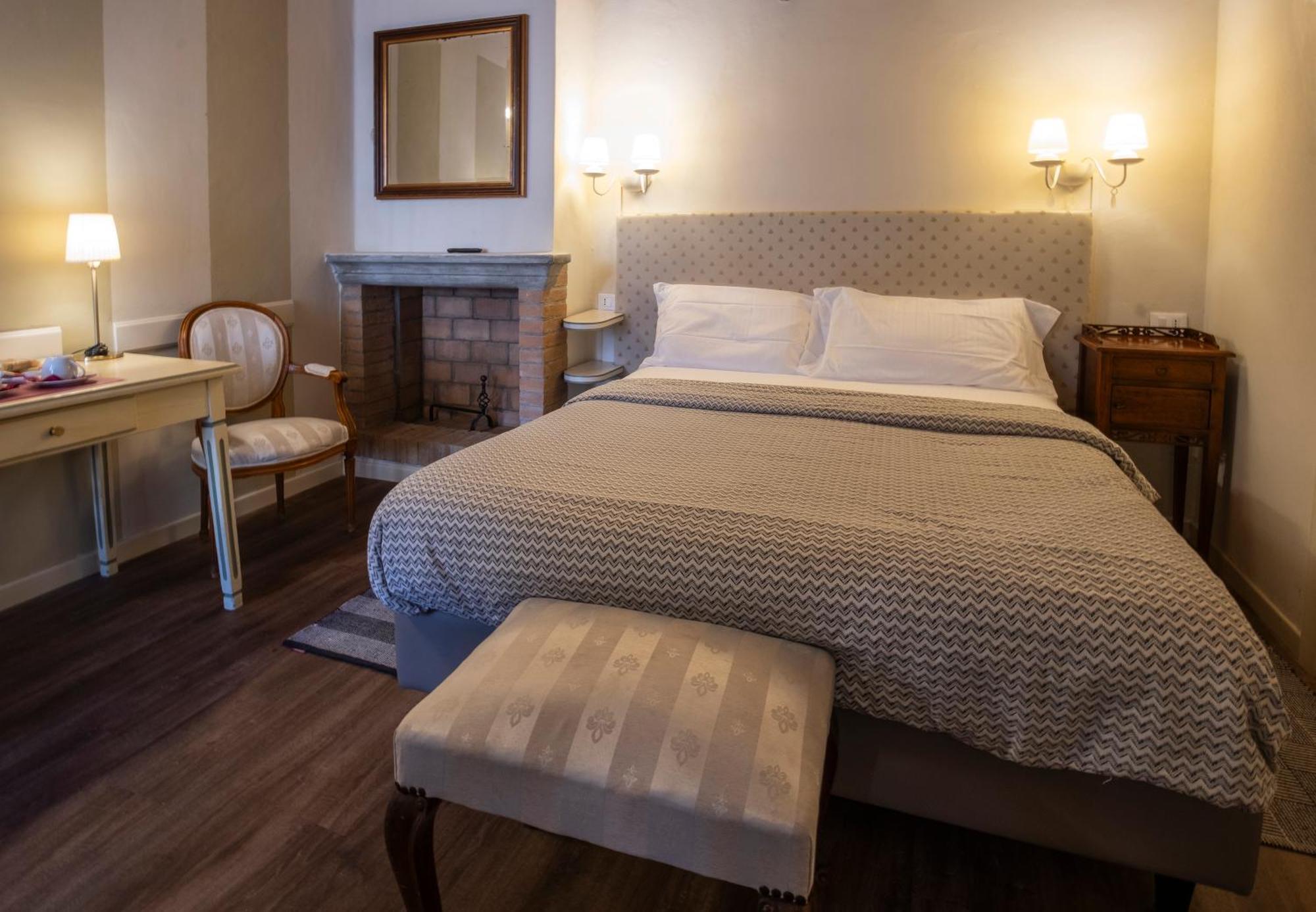 Il Cortiletto Hotel Piacenza Exterior photo