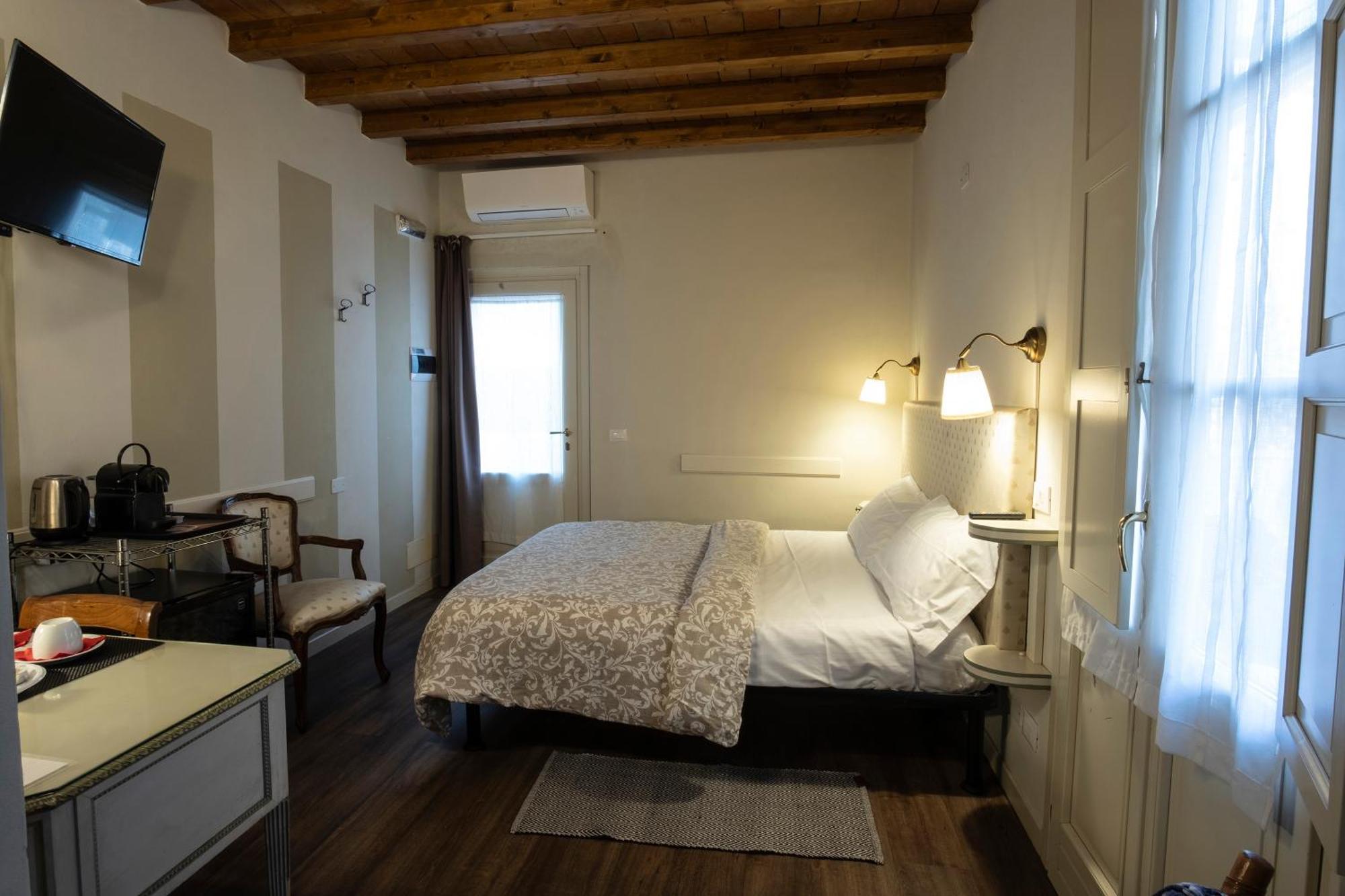 Il Cortiletto Hotel Piacenza Exterior photo