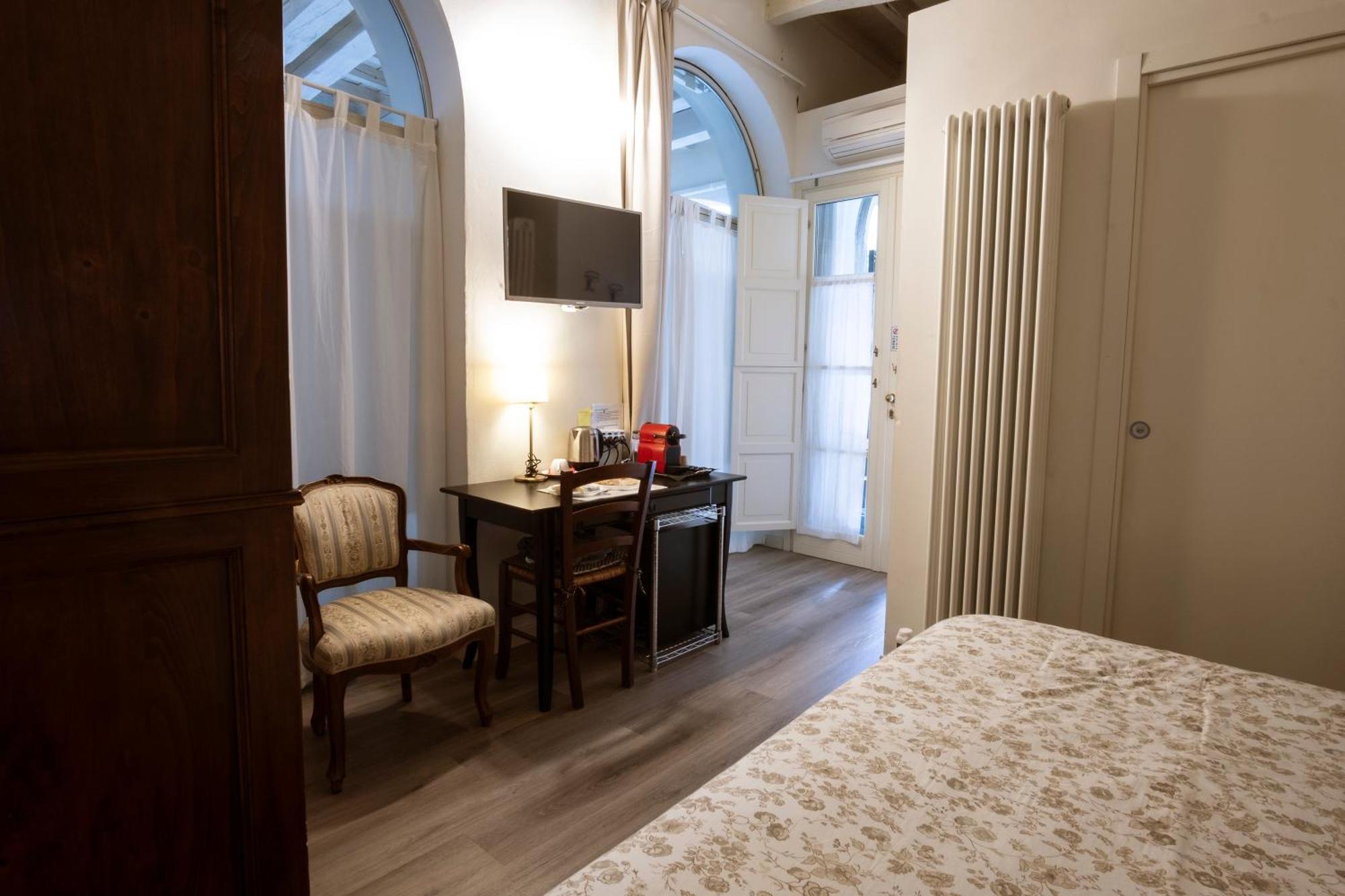 Il Cortiletto Hotel Piacenza Exterior photo