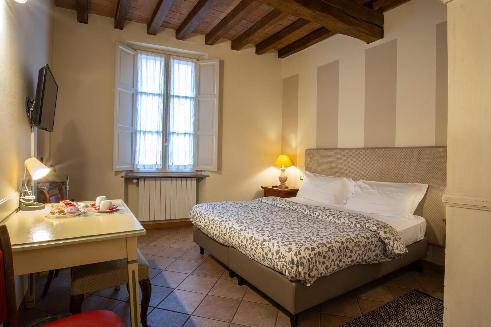 Il Cortiletto Hotel Piacenza Exterior photo